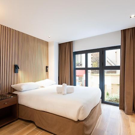 Les Suites Hcr Париж Екстериор снимка
