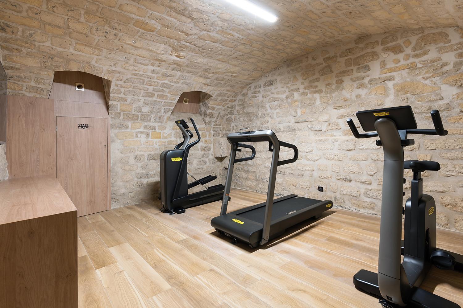 Les Suites Hcr Париж Екстериор снимка