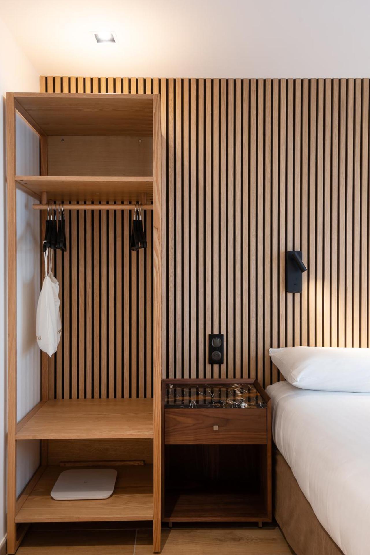 Les Suites Hcr Париж Екстериор снимка