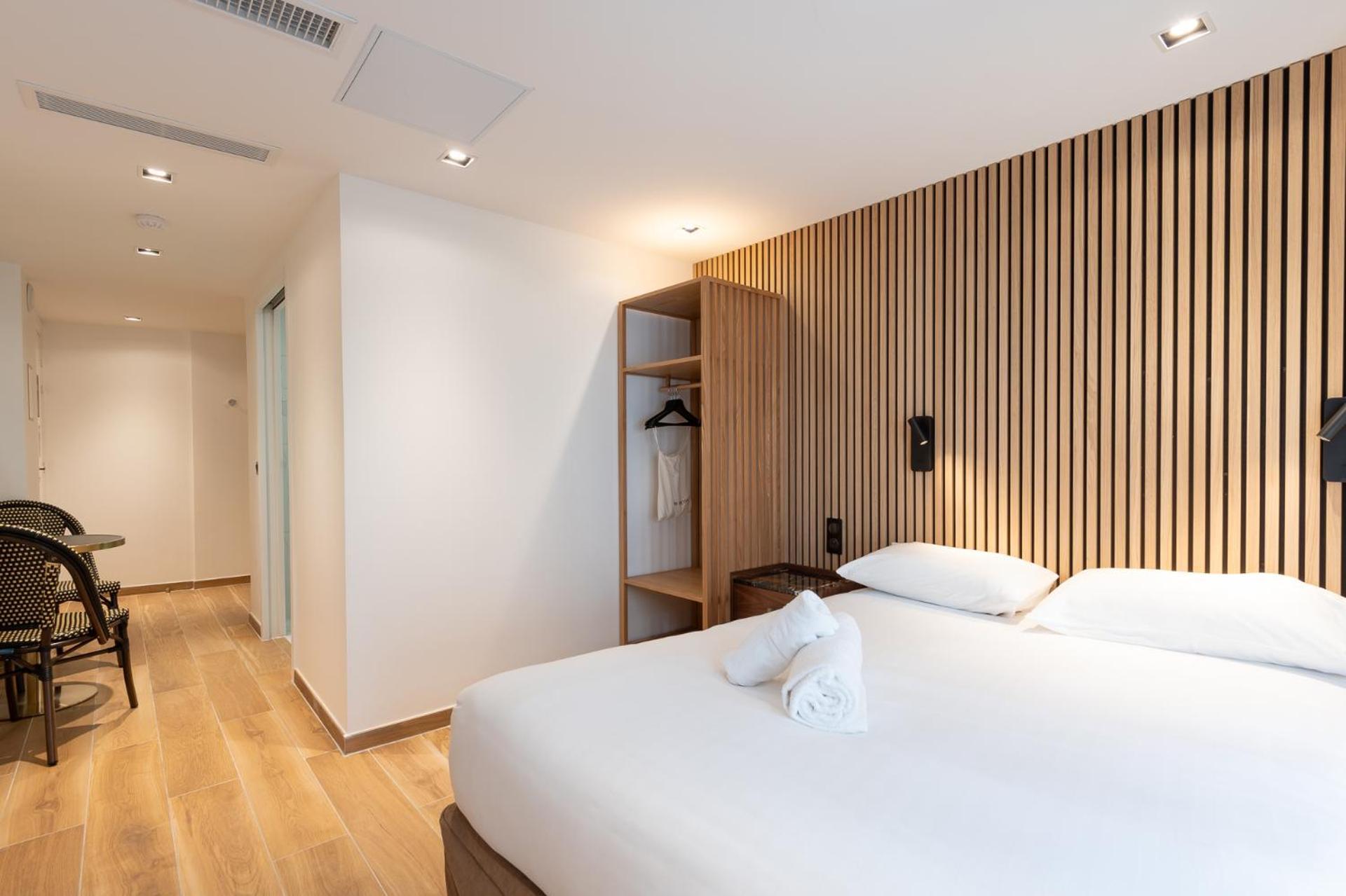 Les Suites Hcr Париж Екстериор снимка