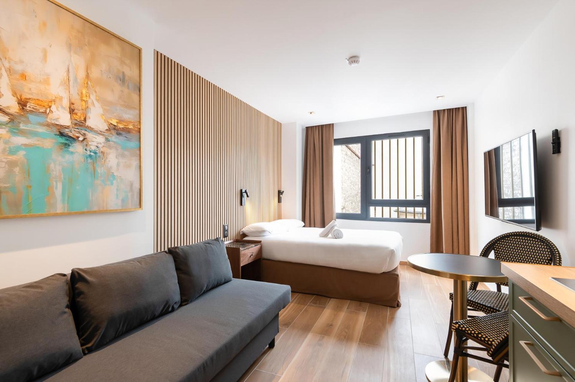 Les Suites Hcr Париж Екстериор снимка