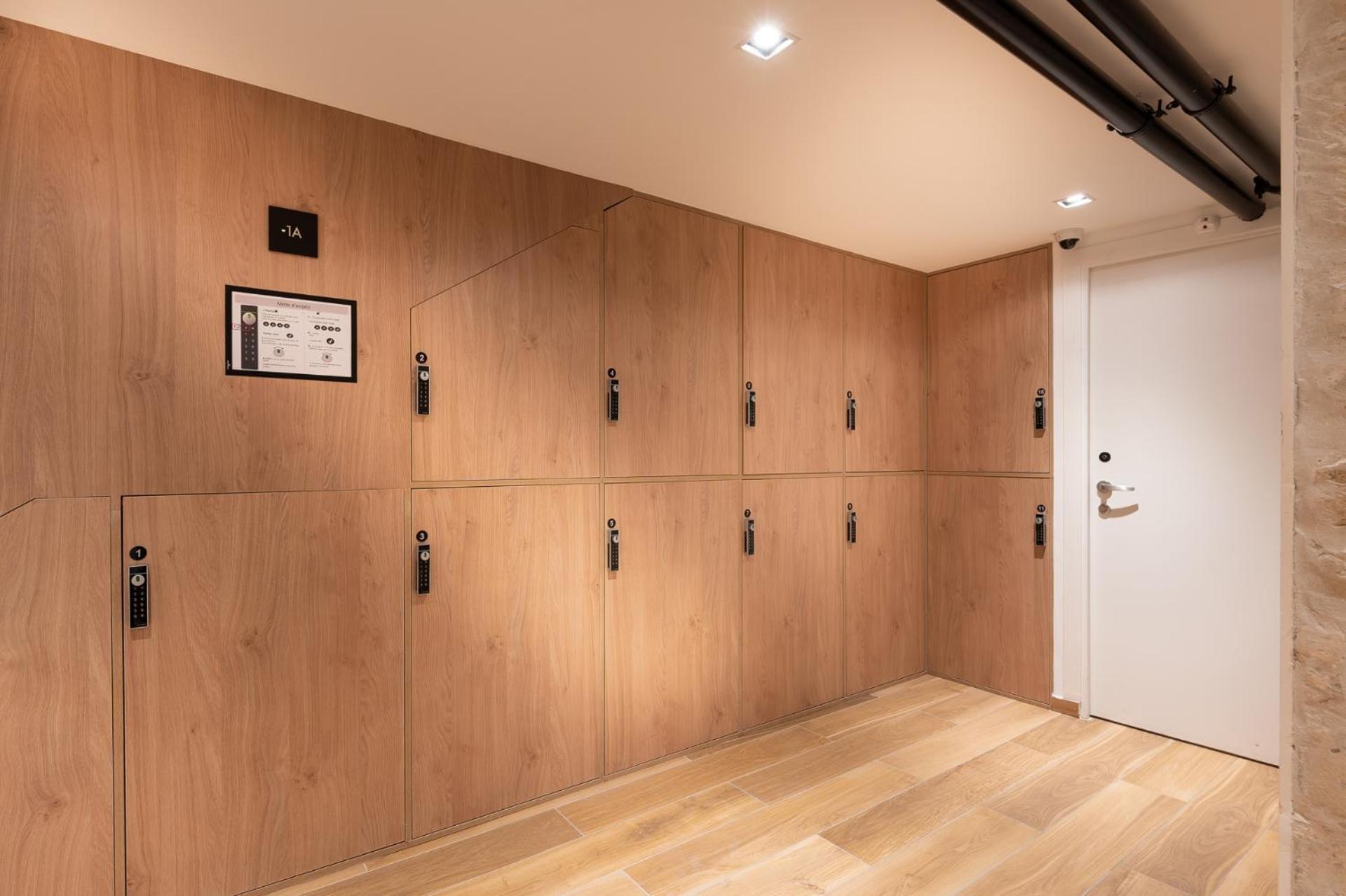 Les Suites Hcr Париж Екстериор снимка