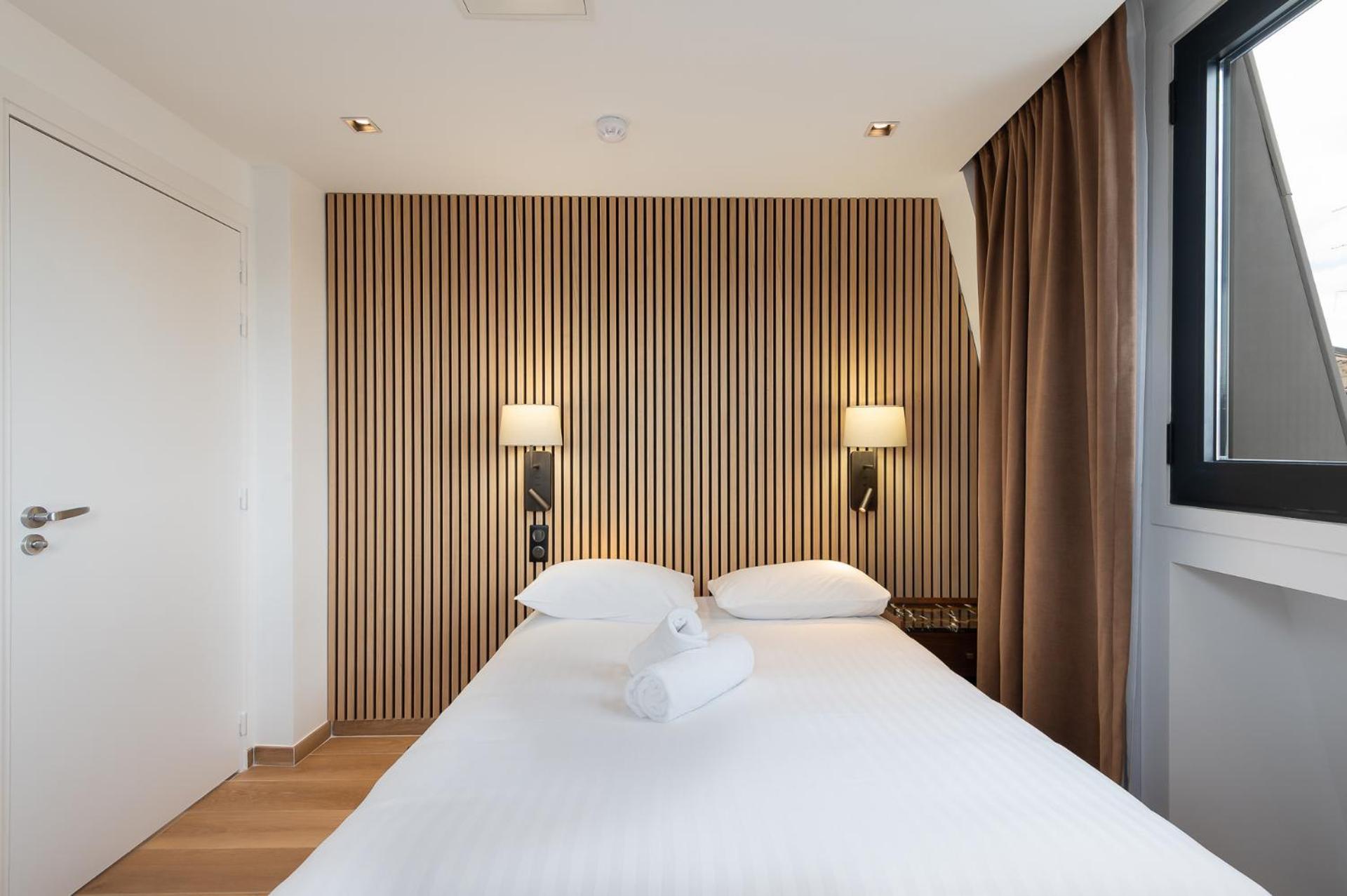 Les Suites Hcr Париж Екстериор снимка