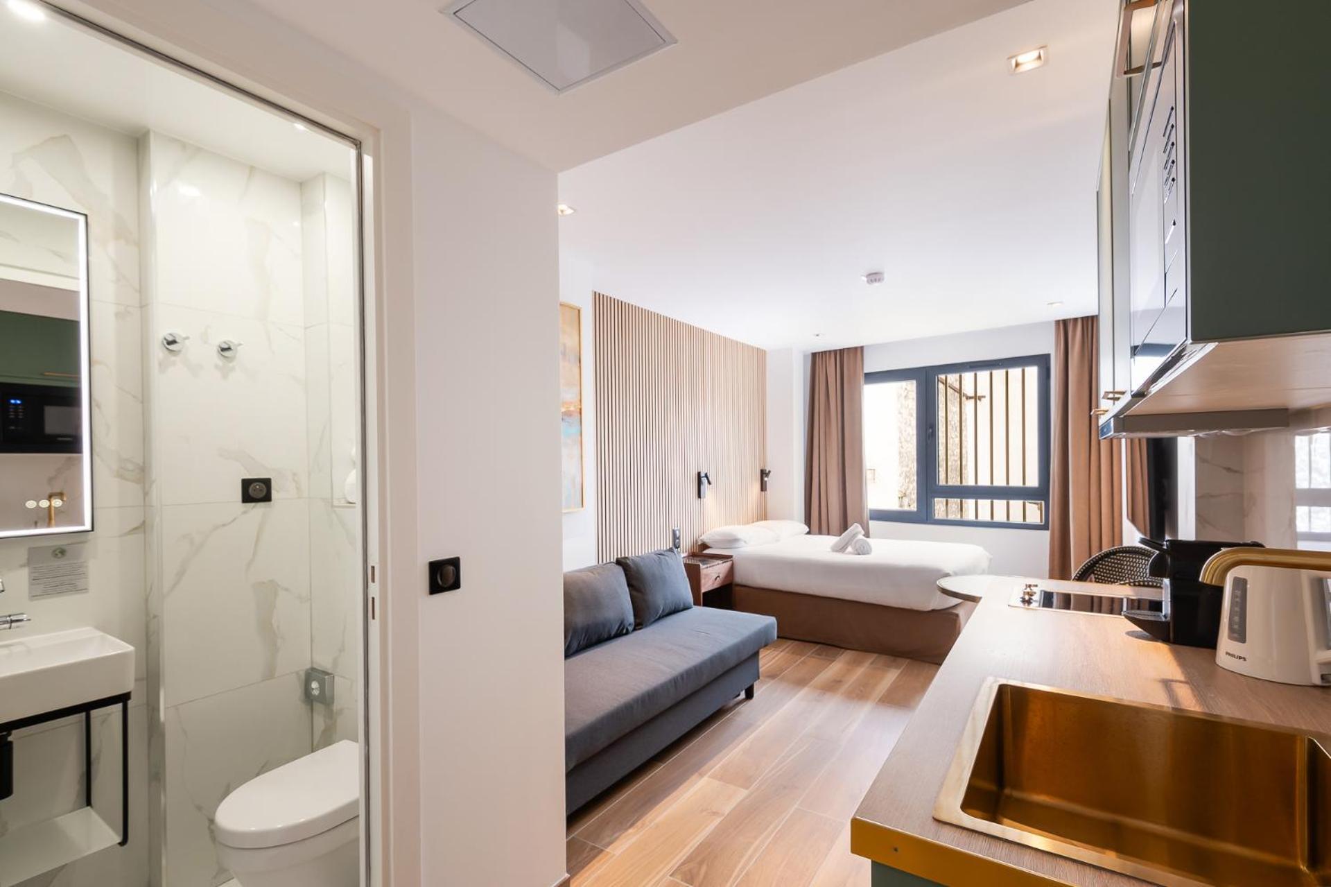 Les Suites Hcr Париж Екстериор снимка