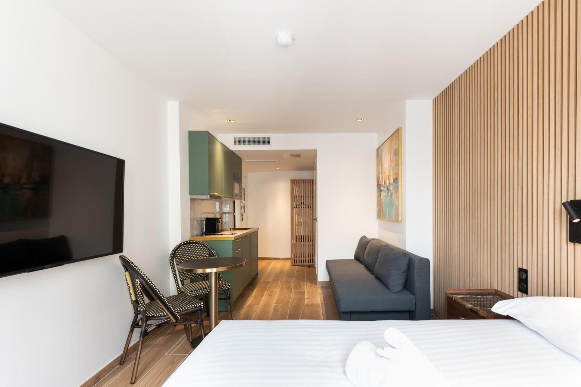 Les Suites Hcr Париж Екстериор снимка