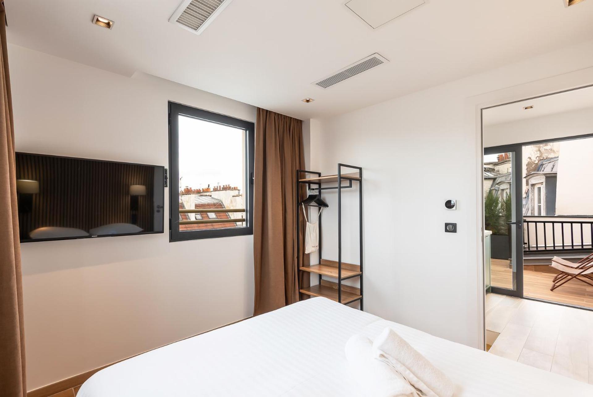 Les Suites Hcr Париж Екстериор снимка