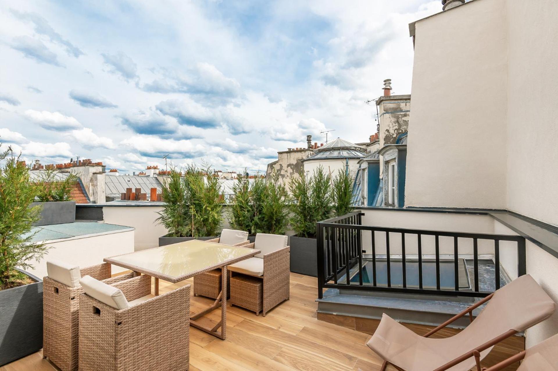 Les Suites Hcr Париж Екстериор снимка